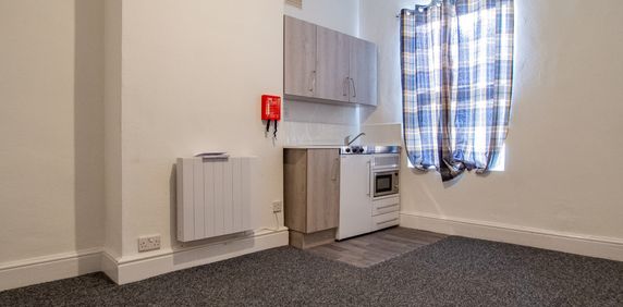 1 Bedroom Bedsit For Rent - Photo 2