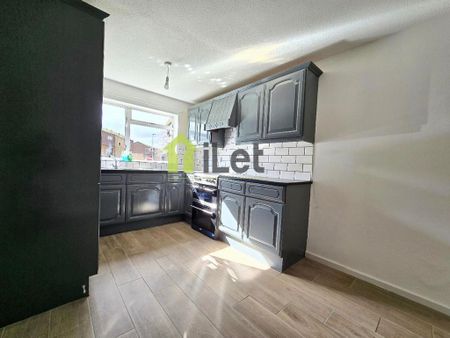 3 bedroom terraced house to rent - Photo 5