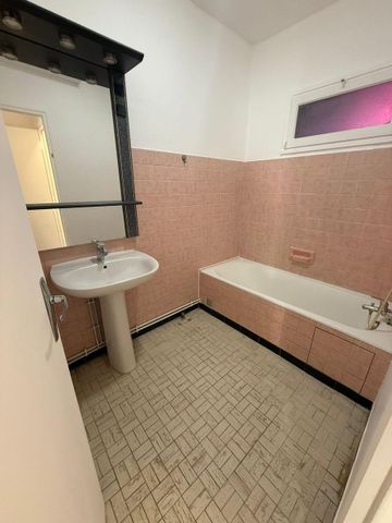 Location Appartement 3 pièces 69m² VAULX EN VELIN 69120 - Photo 5