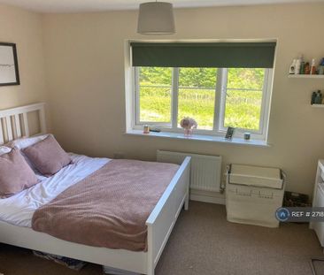 2 bedroom terraced house to rent - Photo 4