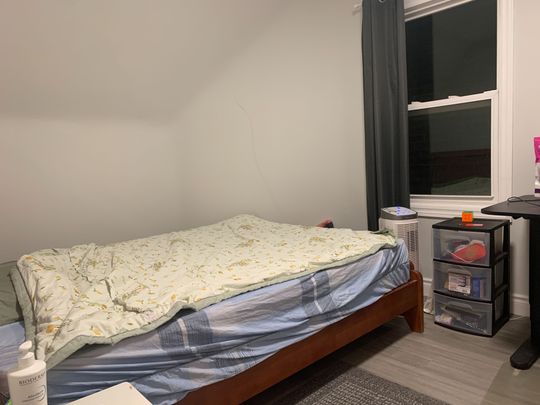 For Lease - 700 Dufferin Street, Toronto, Ontario - Photo 1