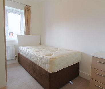 3 bedroom semi-detached house to rent - Photo 3