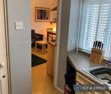 1 bedroom in a house share to rent - Photo 6