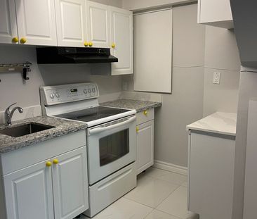 For Lease - 422 Church Street, Richmond Hill, Ontario - Photo 1