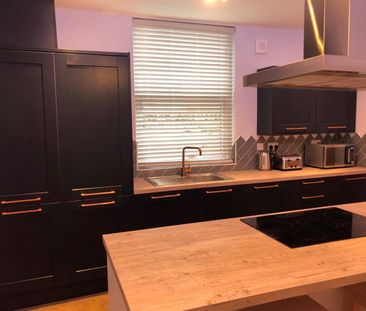 6 Bed Terraced House, Garmoyle Road, L15 - Photo 6