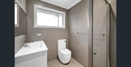 3 Bedroom , 2 Bathroom Gem! - Photo 4