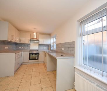 3 bedroom semi-detached house to rent - Photo 6