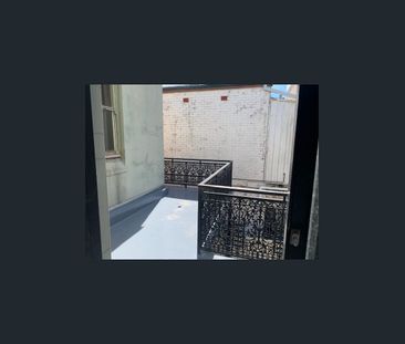 Oversized Two-Bedroom Apartment – Renovated Interiors & Private Balcony - Photo 4