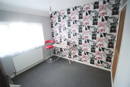 2 bedroom semi-detached house to rent - Photo 3