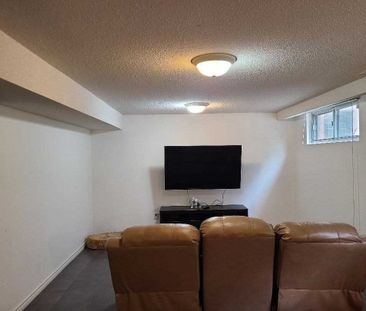 For Lease - 2379 Hensall Street Unit# Lower, Mississauga, Ontario - Photo 5