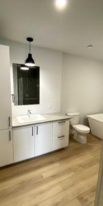 *Magnifique 5 1/2 et 4 1/2 + complétement neuf et moderne* - Photo 4