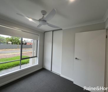 3 Bedroom Family Friendly Home - Photo 4