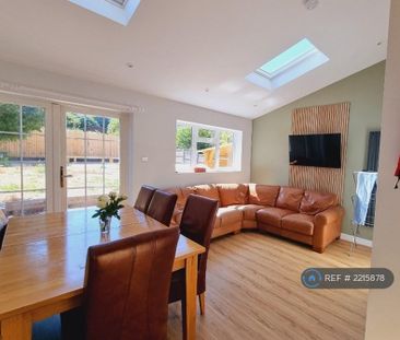 1 bedroom in a house share to rent - Photo 1