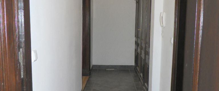 Wunderschön Altbauwohnung mit viel Stuck, Parkett, Bad mit Wanne & Dusche, Gäste-WC und 2 Balkonen - Photo 1