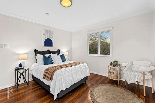 Modern Split-Level Family Home in Prime Mount Gravatt East Location - Photo 1