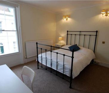 4 bedroom terraced house to rent - Photo 5