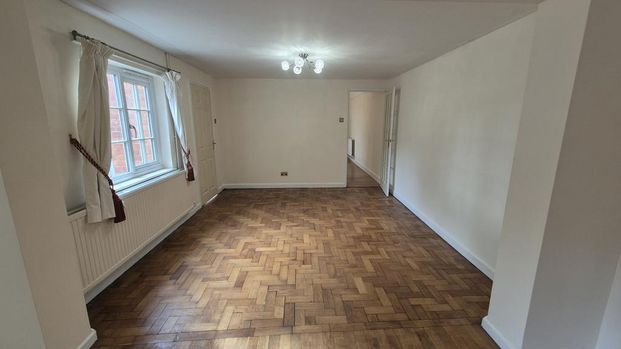 4 bedroom detached house to rent - Photo 1