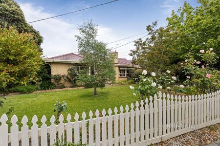 11 Wave Avenue, Mount Waverley - Photo 3