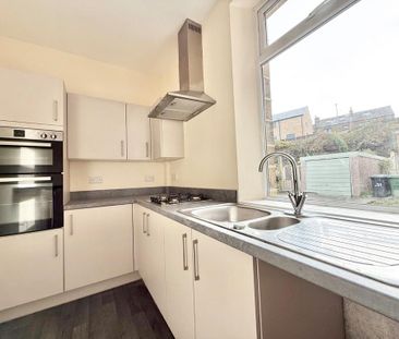 2 bedroom end of terrace house to rent - Photo 4