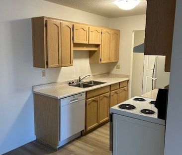 Mayfair Village East 2BD/1BA - Photo 1