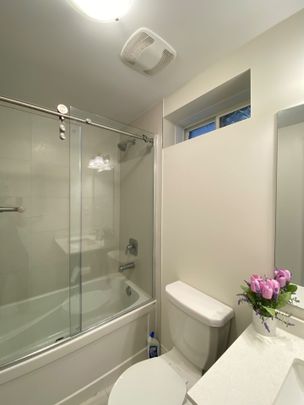 For Lease - 30 MEADOW VISTA Crescent Unit# Basement-Legal walk out, East Gwillimbury, Ontario - Photo 1