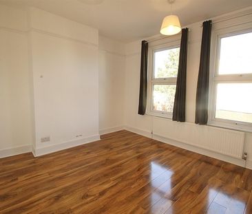 3 Bedroom House - Terraced To Let - Photo 2