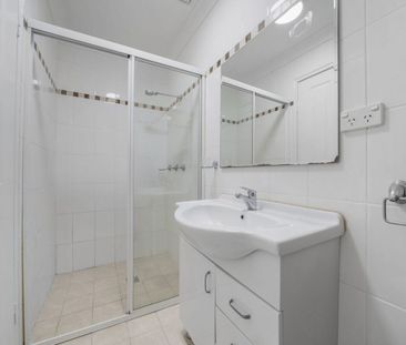 Oversized 3-Bedroom Apartment in Prime Auburn Location - Photo 6