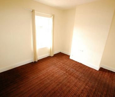 Vernon Terrace, Staffordshire, Burton upon Trent, DE14 - Photo 2