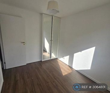 4 bedroom semi-detached house to rent - Photo 6