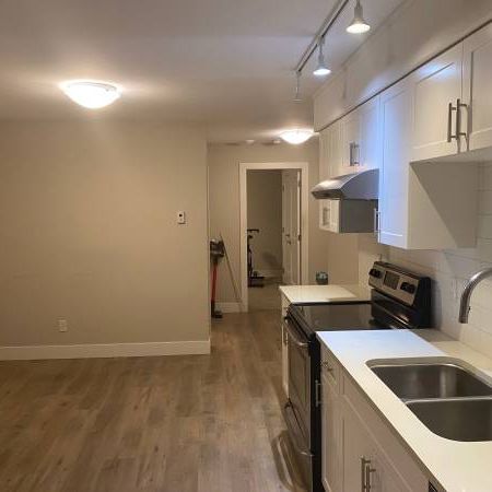 One bedroom basement suite in North Vancouver - Photo 1