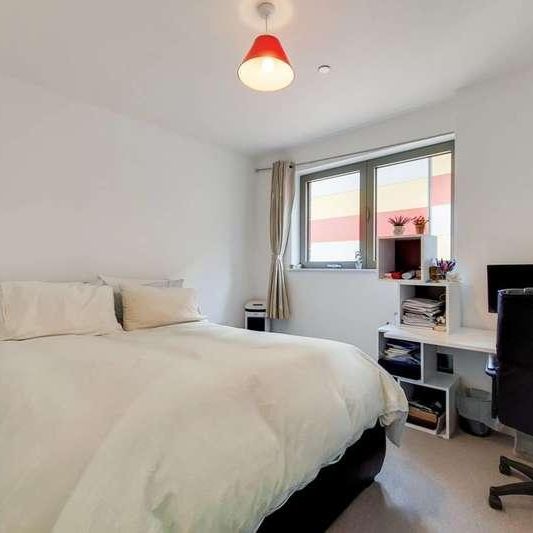 Galley House, Gallions Reach, E16 - Photo 1