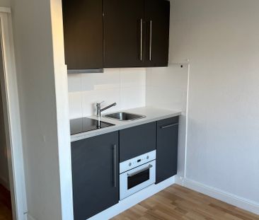 Appartement 2 pièces rénové avec vue, calme et bien situé à La Chau... - Foto 1
