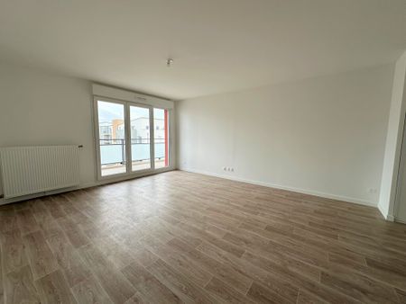 Location Appartement 4 pièces 80m² LUISANT 28600 - Photo 5