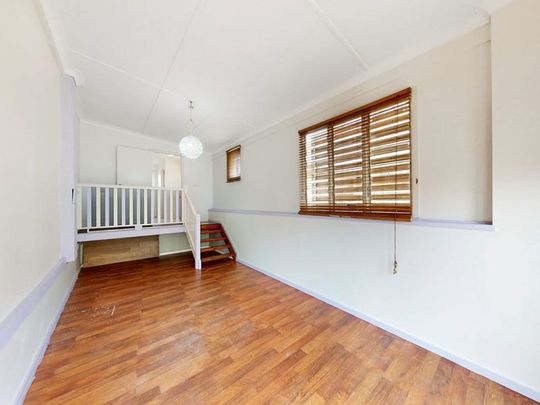 Perfect Family Home with Large Yard, Side Access for Caravan and Solar - Photo 1