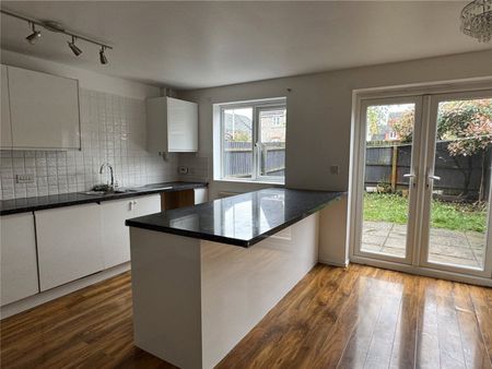 Halton Way, - Photo 2