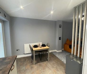2 bedroom house to rent - Photo 3