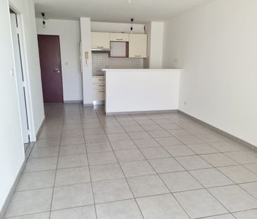 Location Appartement 2 pièces 42m² STE CLOTILDE 97490 - Photo 2