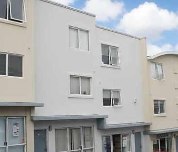 Two-Bedroom Apartment in Birkenhead - Photo 5