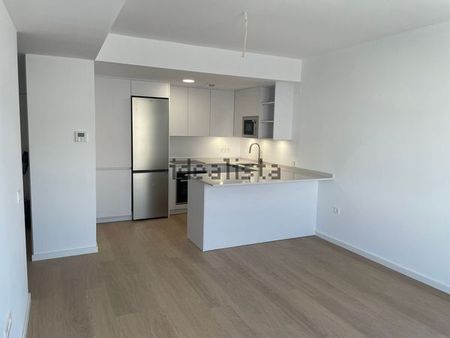 Alquiler de piso en Calle Vicenzo Bellini, 1 - Photo 3