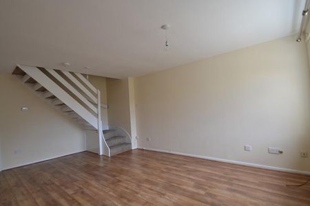 2 bedroom semi-detached house to rent - Photo 2