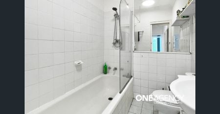 LARGE FAMILY HOME!!! - Photo 4