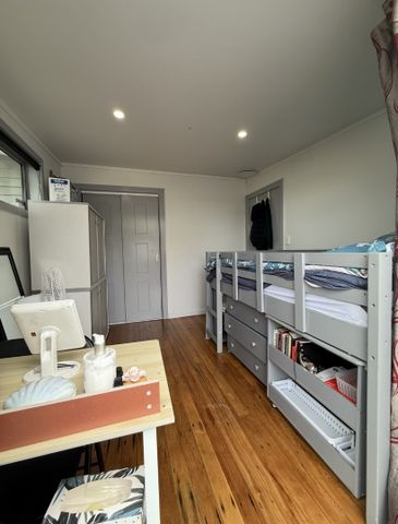 Warm & Spacious Family Home in a Fantastic Location - Photo 4