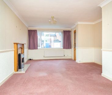 3 bedroom semi-detached property to rent - Photo 4