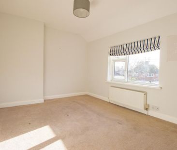 2 bedroom semi-detached house to rent - Photo 5