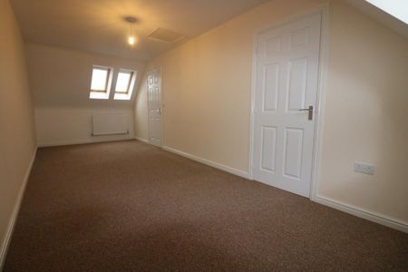 3 bedroom end of terrace house to rent - Photo 3