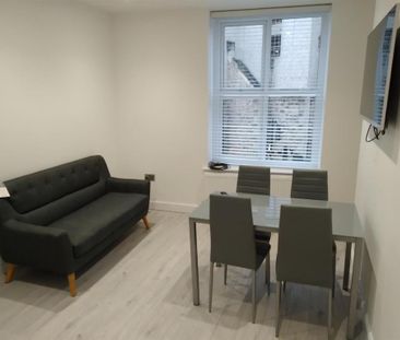 3 bedroom private hall to rent - Photo 3