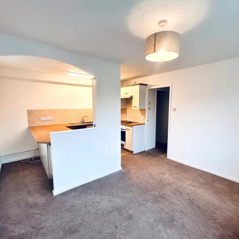 1 bedroom flat to rent - Photo 1