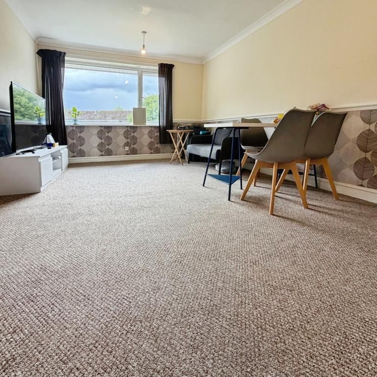 2 bedroom maisonette to rent - Photo 1