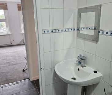 Studio Flat, Lee High Road, SE13 - Photo 4