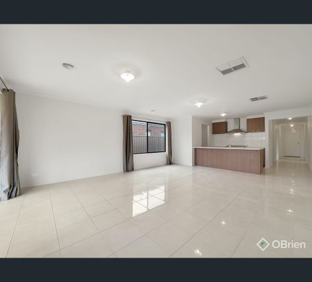3 Ruby Road, Cobblebank, Vic 3338 - Photo 5